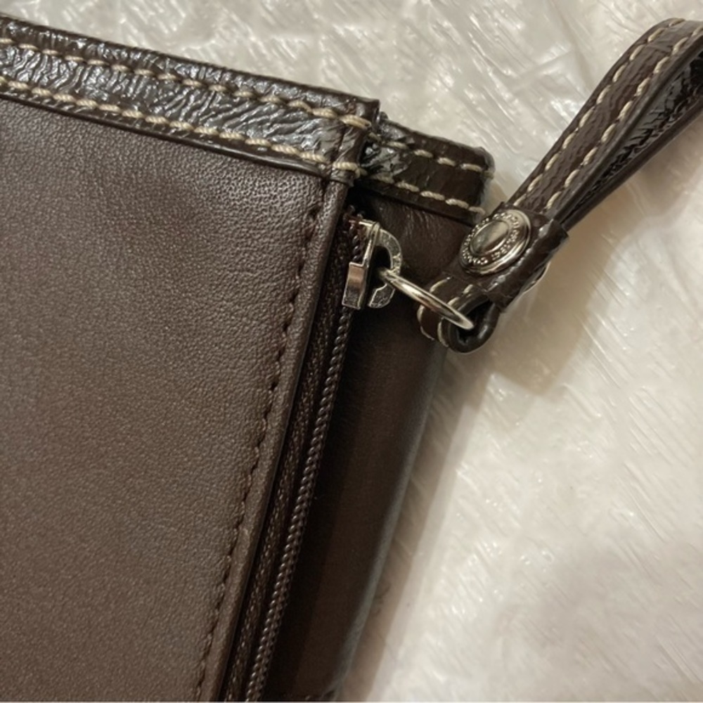 Coach brown leather checkbook wallet - Picture 4 of 8
